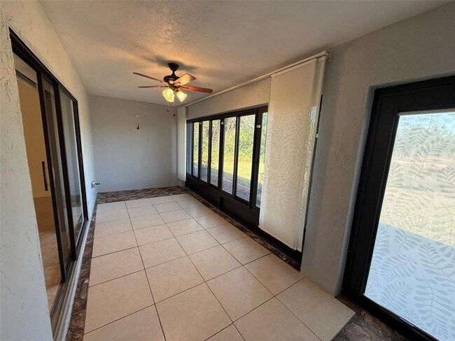 Building Photo - 26186 Northern Cross Rd