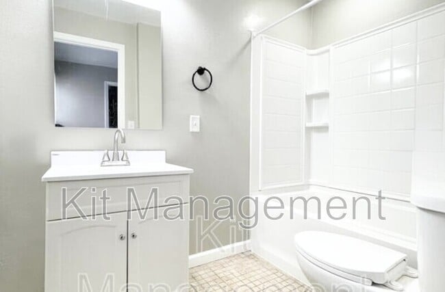 Primary Photo - 2248 Broadway St