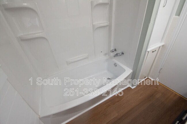 Building Photo - 4361 Montclair Cir E