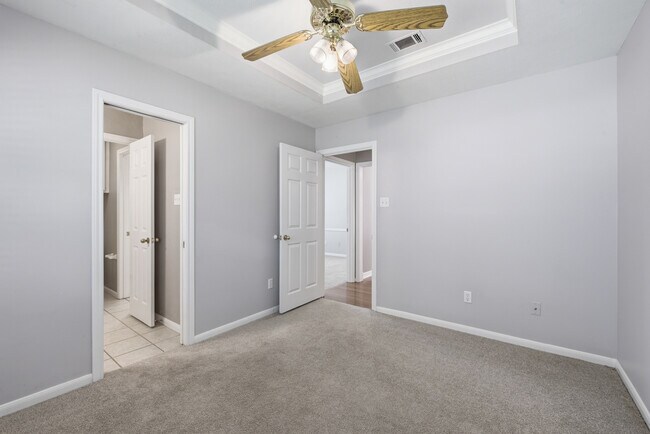 Building Photo - 905 Winged Foot Dr