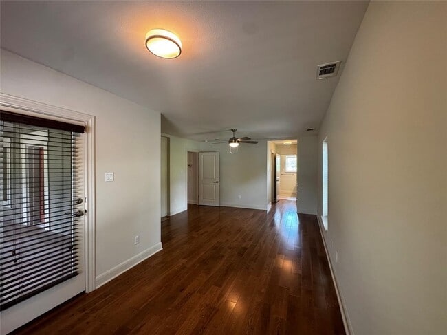 Building Photo - 1216 W 22nd St