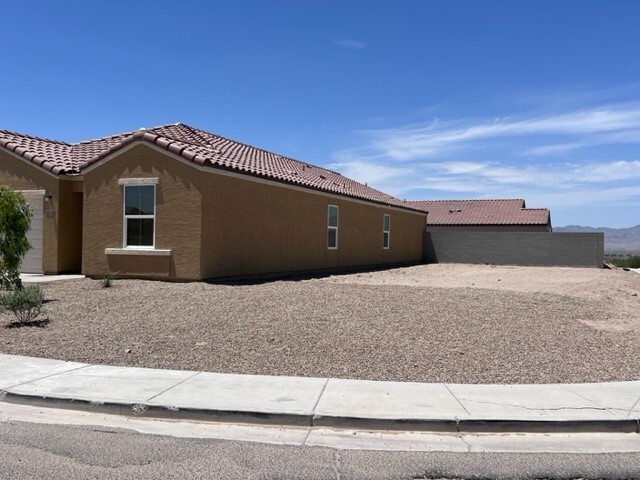 Building Photo - 6533 Black Canyon Dr