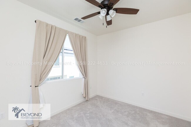 Building Photo - OTAY MESA !!!TRI LEVEL PERFECTION 2 BED/2....