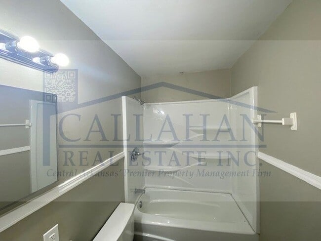 Building Photo - NLR 2 Bedroom Home