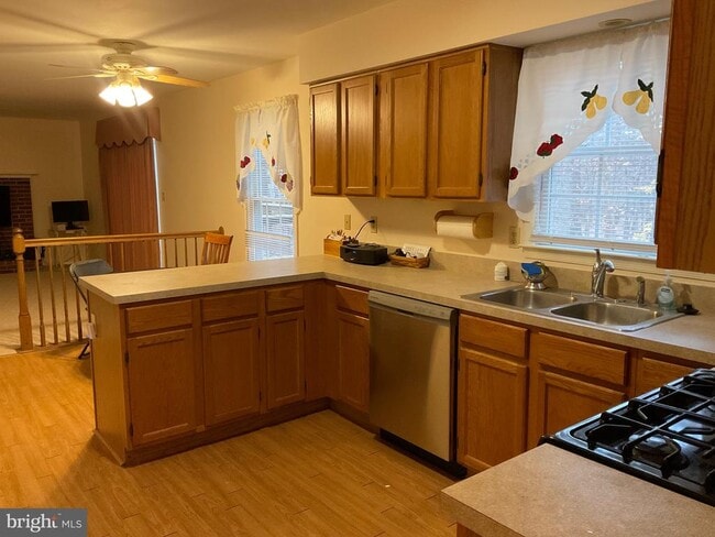 Building Photo - 6801 Upper Mills Cir