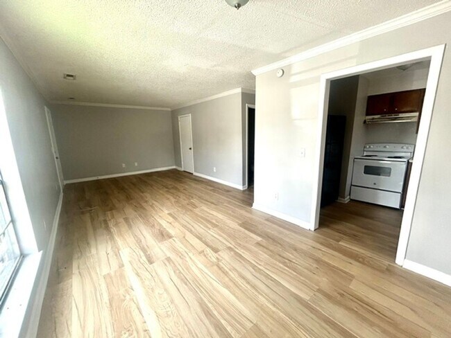 Building Photo - 2223 Jonathan Dr NW