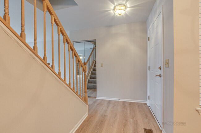 Building Photo - 1291 Orleans Dr