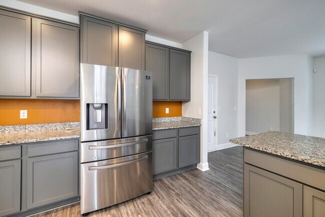 Building Photo - Beautiful home in popular Heritage Bay - F...