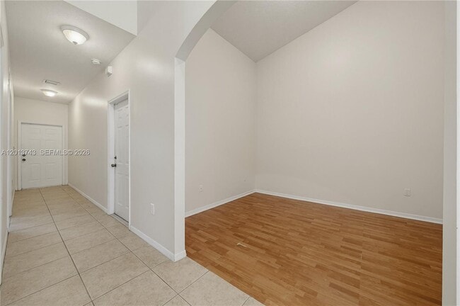 Building Photo - 3393 NE 11th Dr