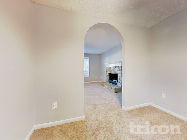 Building Photo - 3940 Michaels Creek Way