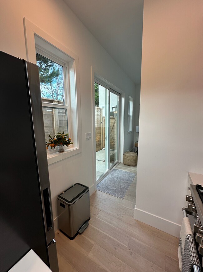 Building Photo - 4067 Michael Ave