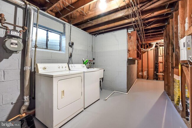 Building Photo - 7815 Bristow Dr