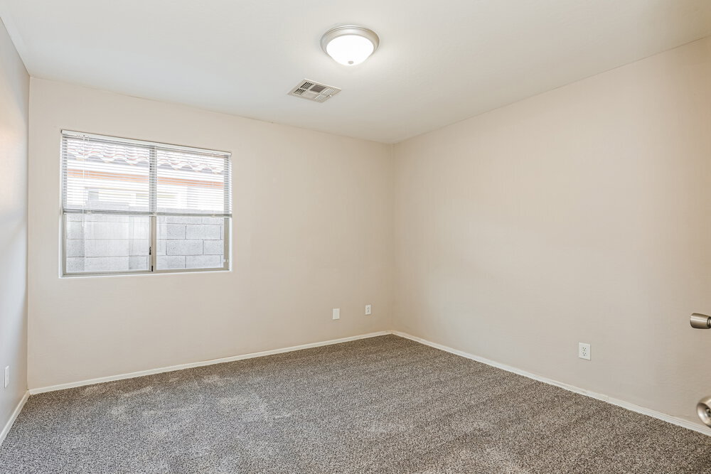 Building Photo - 7814 S 72nd Ln