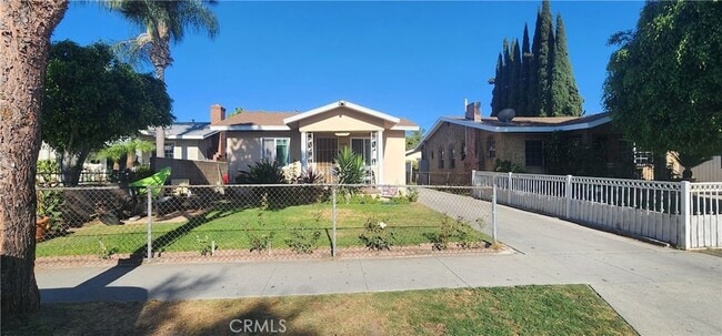 Primary Photo - 8424 Beechwood Ave