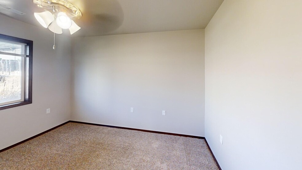 Building Photo - 110 Tanner Ct