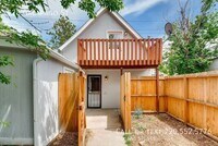 Building Photo - 128 Galapago St