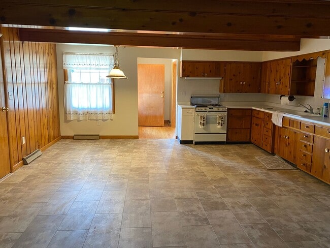 Building Photo - Brick Ranch