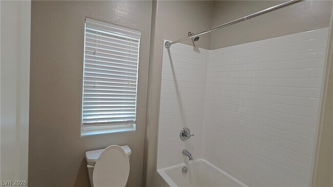 Building Photo - 2868 Josephine Dr