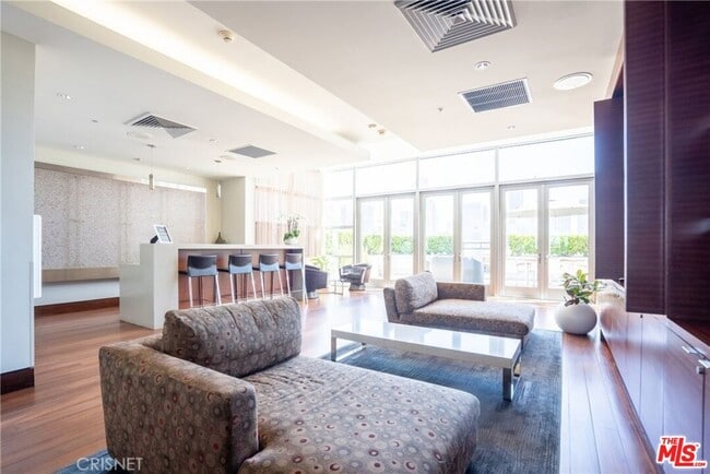 Building Photo - 1155 S Grand Ave