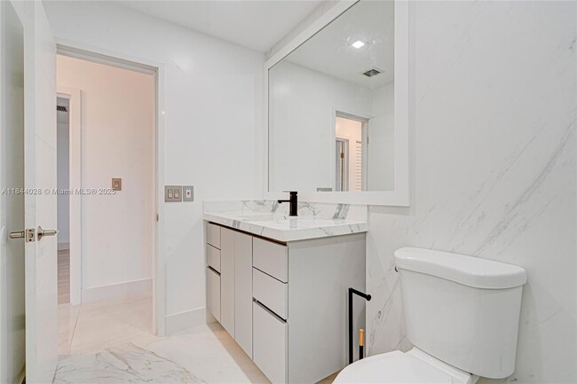 Building Photo - 11580 SW 92nd St