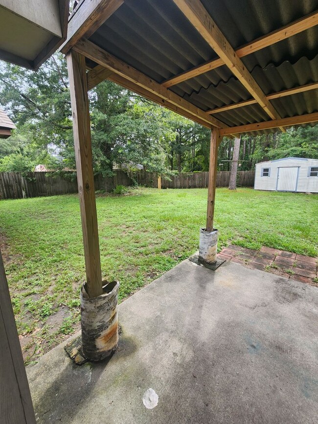 Building Photo - 803 Madison Dr