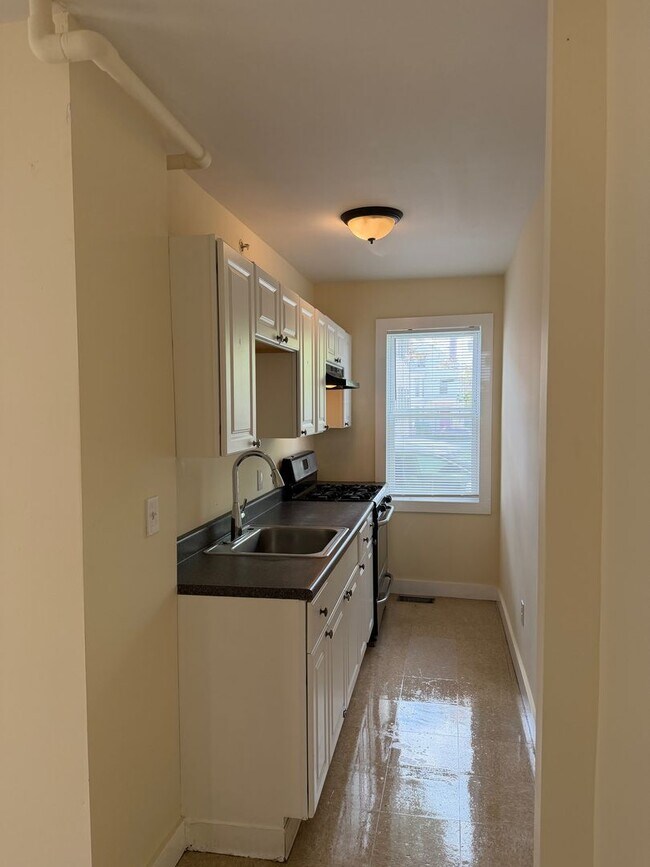 Building Photo - Carter Realty Trust - 9 Fifth