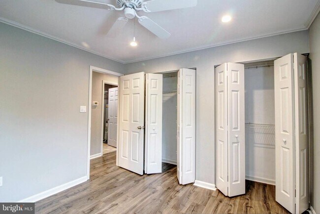 Building Photo - 2121 Wainwright Ct