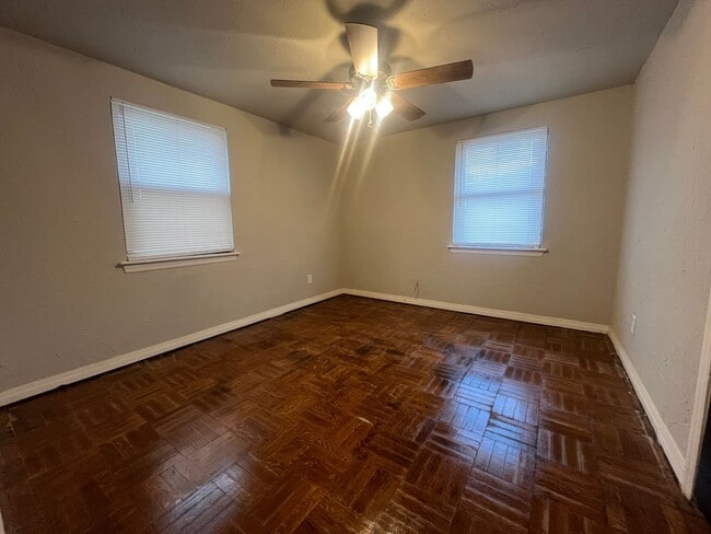 Building Photo - 2324 SW 47th St