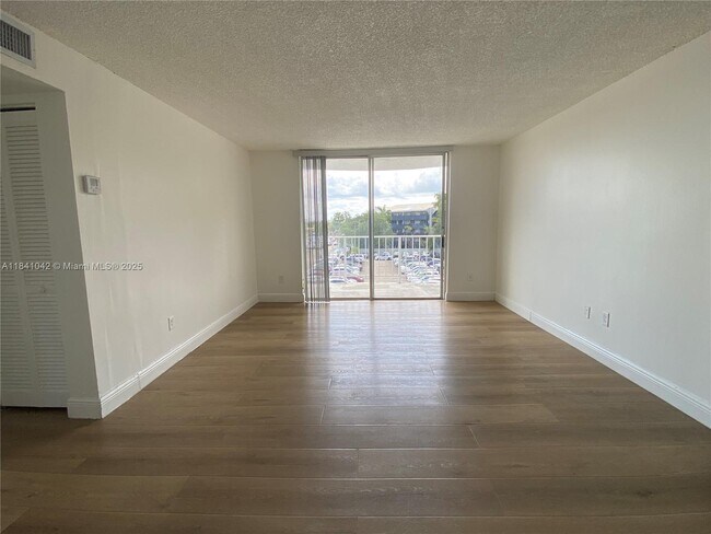 Building Photo - 488 NW 165th St
