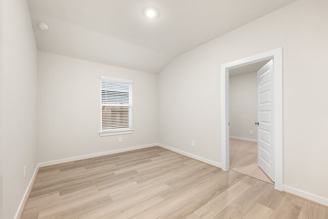 Building Photo - 6611 Castella Dr