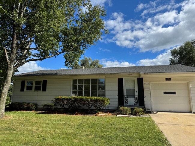 Primary Photo - 2737 Broadmoor Dr
