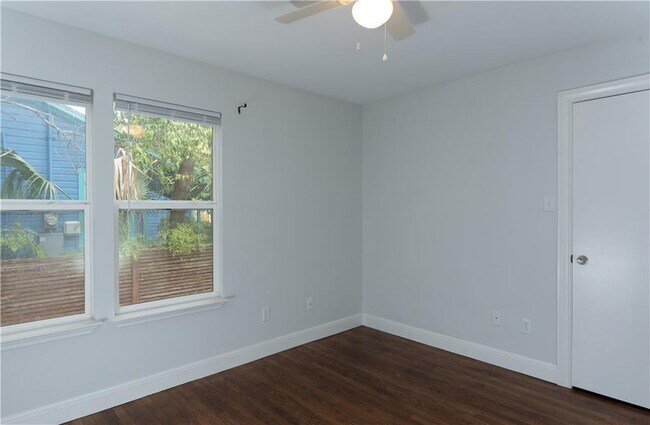 Building Photo - 1408 W 51st St