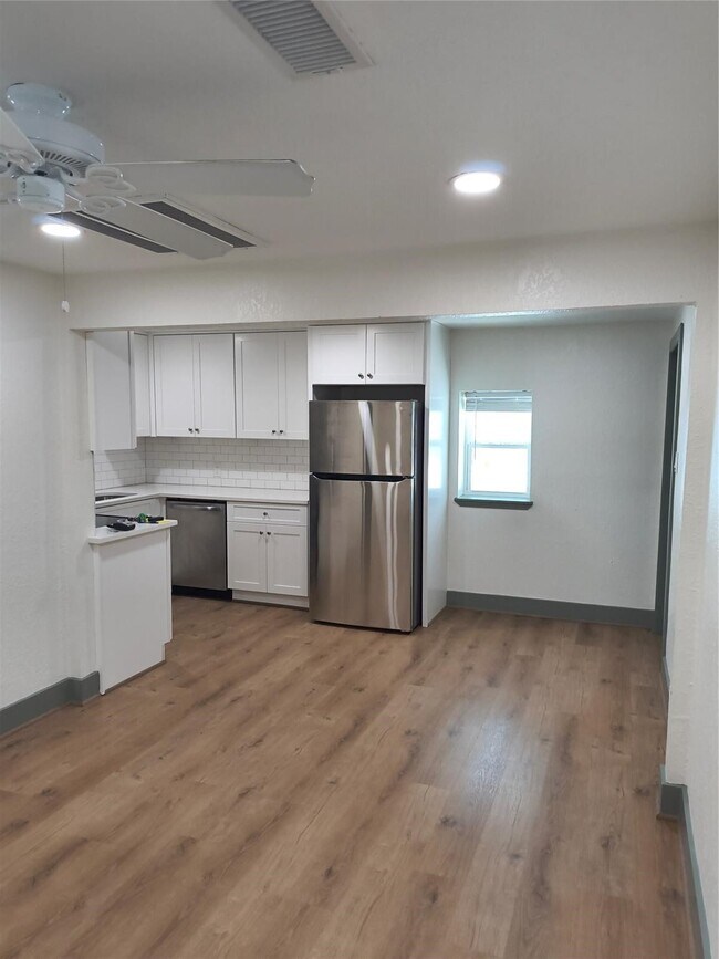 Building Photo - 2305 55th St