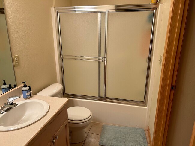 Building Photo - 3 bedroom home with deck views of the lake and mountains in Lakeside!