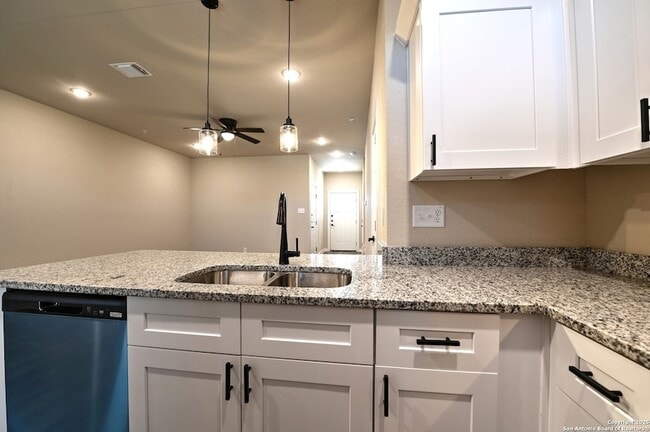 Building Photo - 11323 Clearmine St