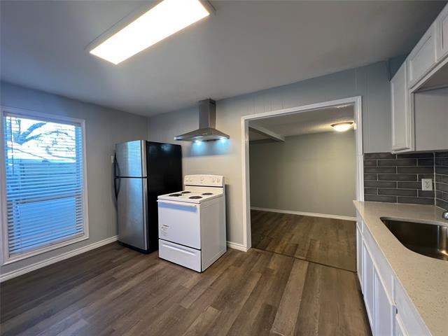 Building Photo - 3453 Wayside Ave