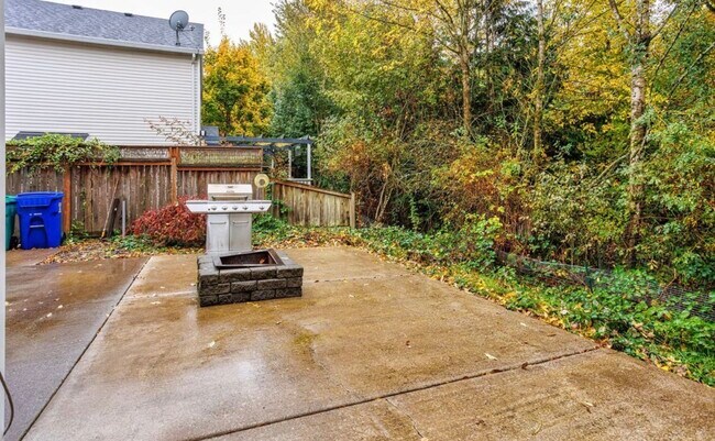 Building Photo - 1018 NE Mariners Loop