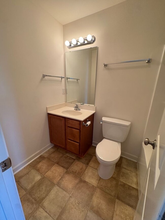 Building Photo - 914 Brawley School Rd