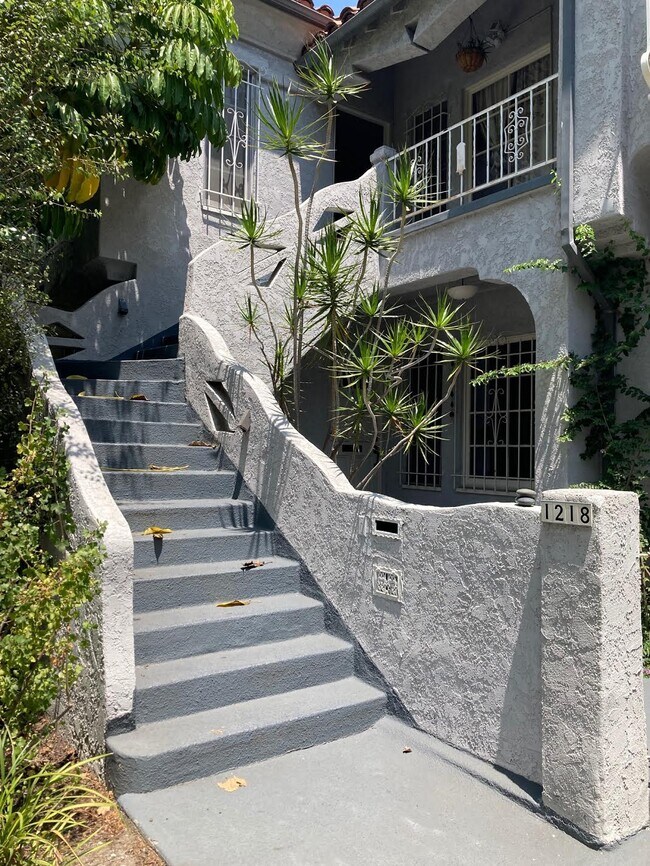 Primary Photo - 1218 S Crescent Heights Blvd