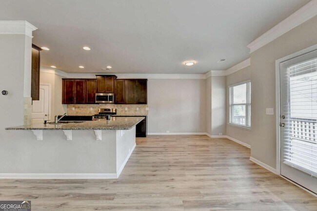 Building Photo - 648 Georgia Way