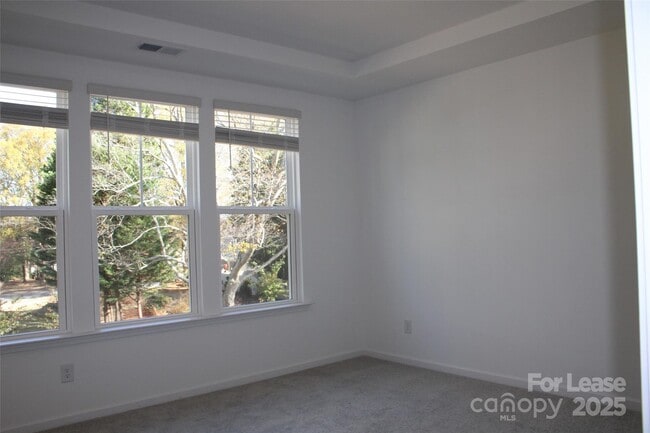 Building Photo - 743 Hoke Ln