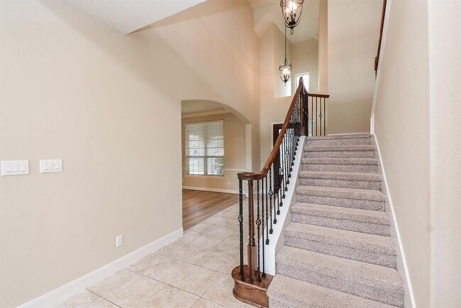 Building Photo - 25807 Somerset Meadows Ct