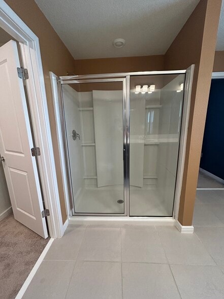 Main Bathroom - 4244 Meandering Bay Dr