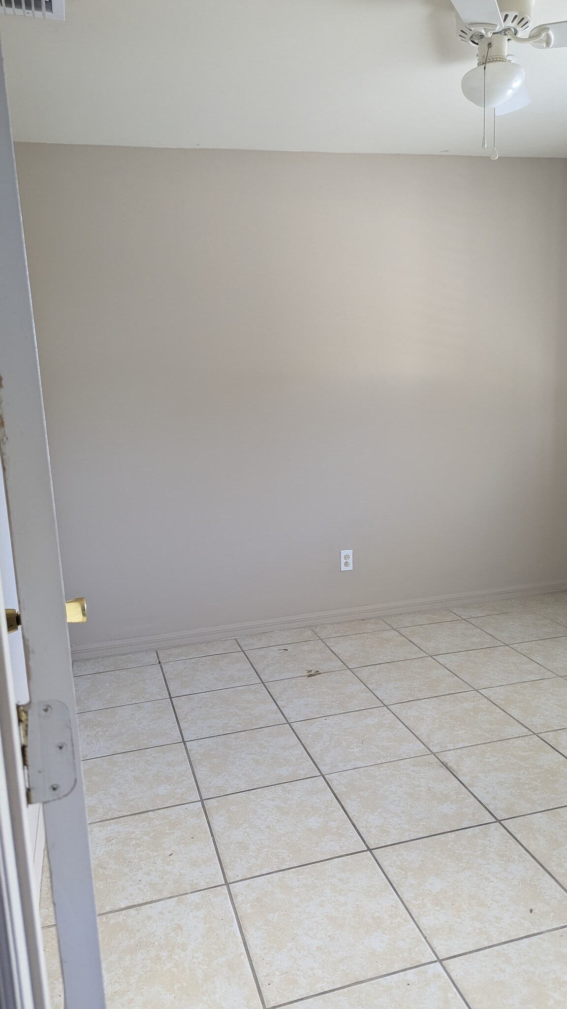 Building Photo - 513 Meadow Rd