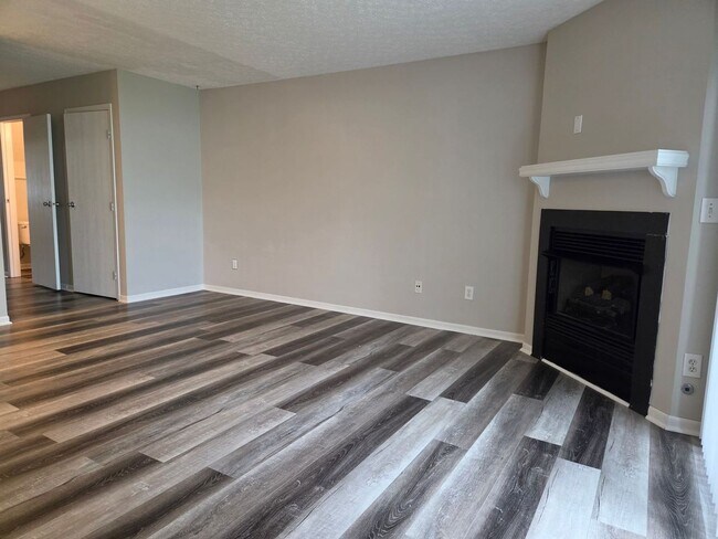 Building Photo - 2 Bedroom Condo in Canal