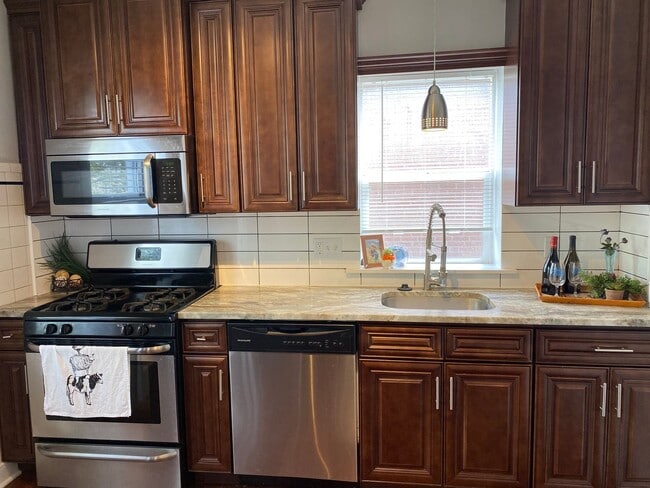 Primary Photo - Beautiful Renovated Home with Garage!