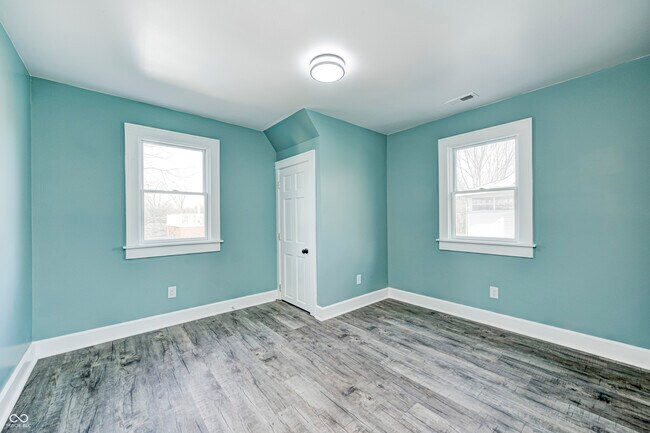 Building Photo - 420 N Irvington Ave