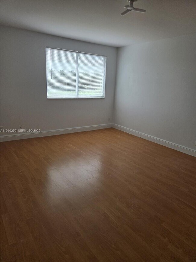 Building Photo - 4361 Dogwood Cir