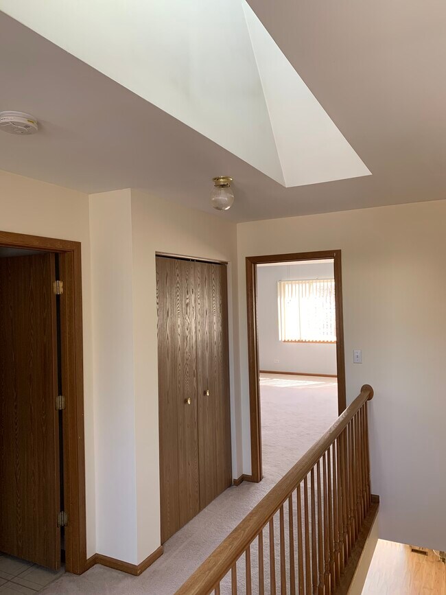 Building Photo - 2811 Odlum Dr