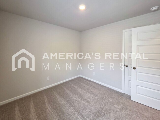 Building Photo - New Construction Home for Rent in Lincoln!